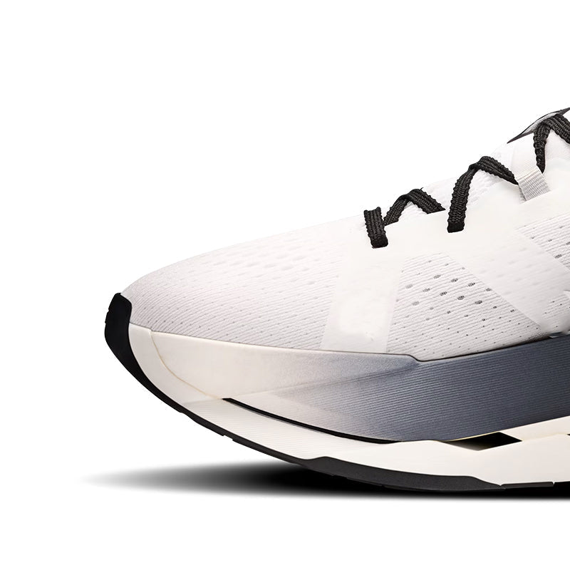 Max White Black